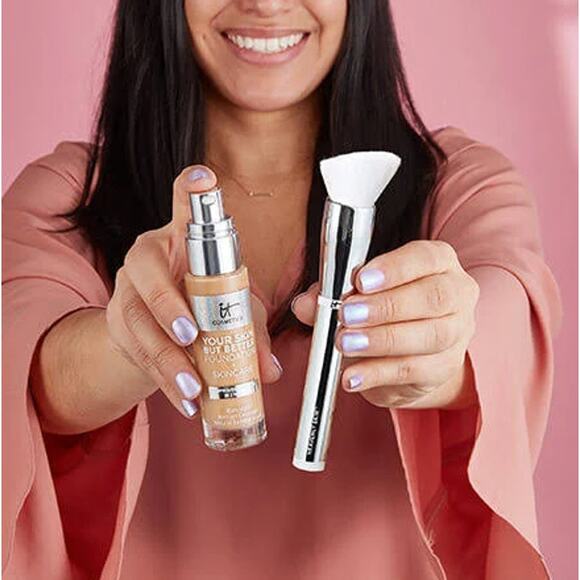 IT Cosmetics NEW #704 Heavenly Skin Skin-Smoothing Complexion Makeup Brush - Picture 2 of 10